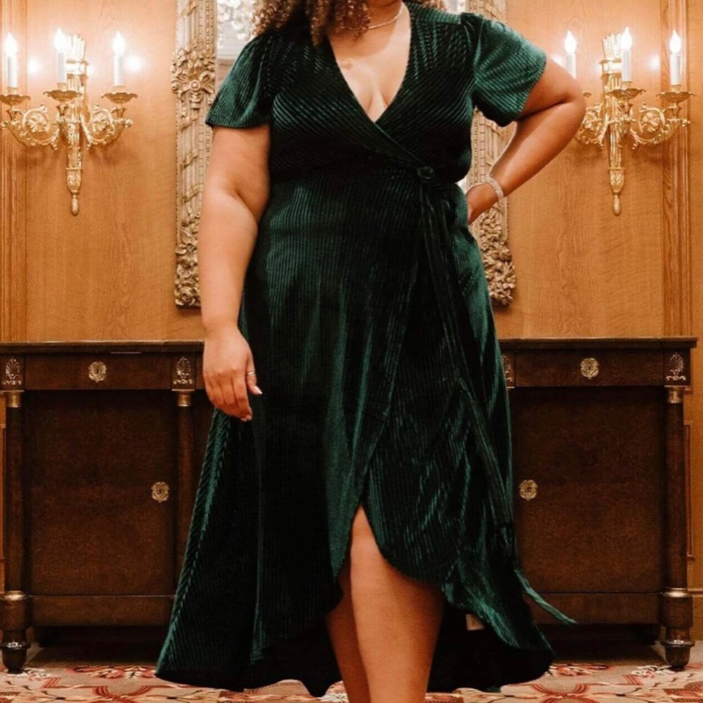 Andy Ribbed Velvet Wrap Dress (Emerald Green)